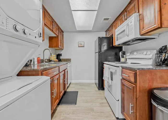 Explore From Modern Retreat Apartment *